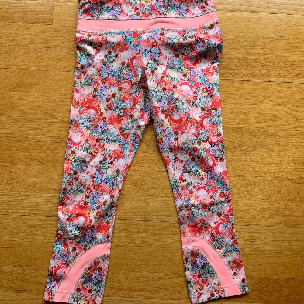 Lululemon run: inspire crop II